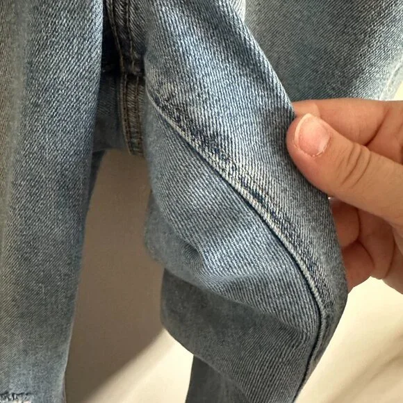 AE Ripped Relaxed Mom Jean - Picture 10 of 11